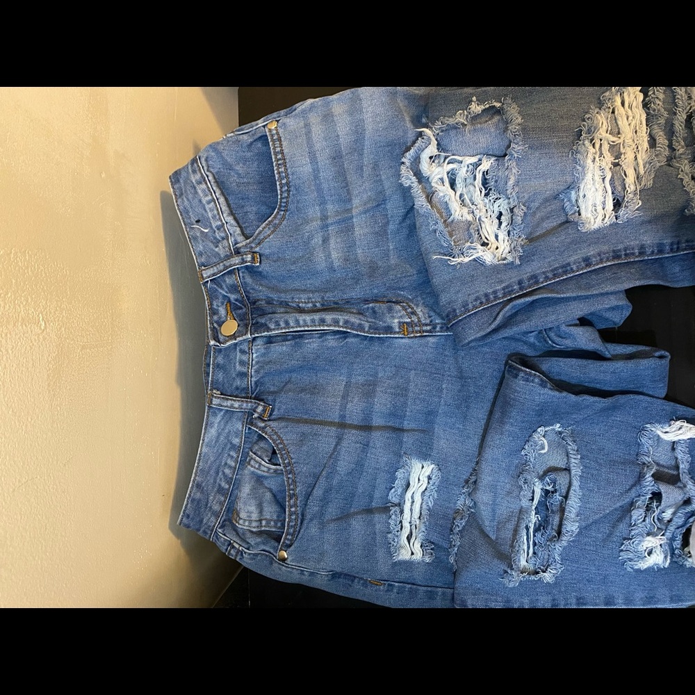 Fashion Nova super ripped jeans